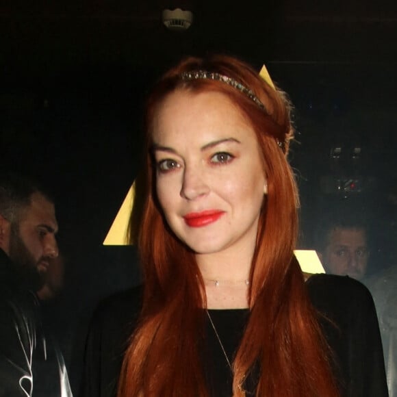 Lindsay Lohan pose dans son club éponyme "Lohan" à Athènes le 26 février 2018. 