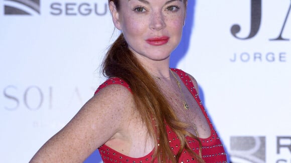 Lindsay Lohan fiancée : feux d'artifice, gros gâteau et fausse bague... Les coulisses de la demande révélées
