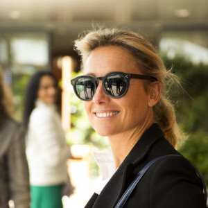 Anne-Sophie Lapix dans le village des internationaux de France de tennis de Roland Garros à Paris, France, le 8 juin 2019.