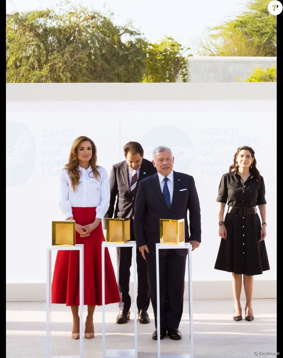 Le roi Abdallah de Jordanie et la reine Rania assistent à la remise de prix Human Fraternity à Abou Dabi le 26 février 2022.