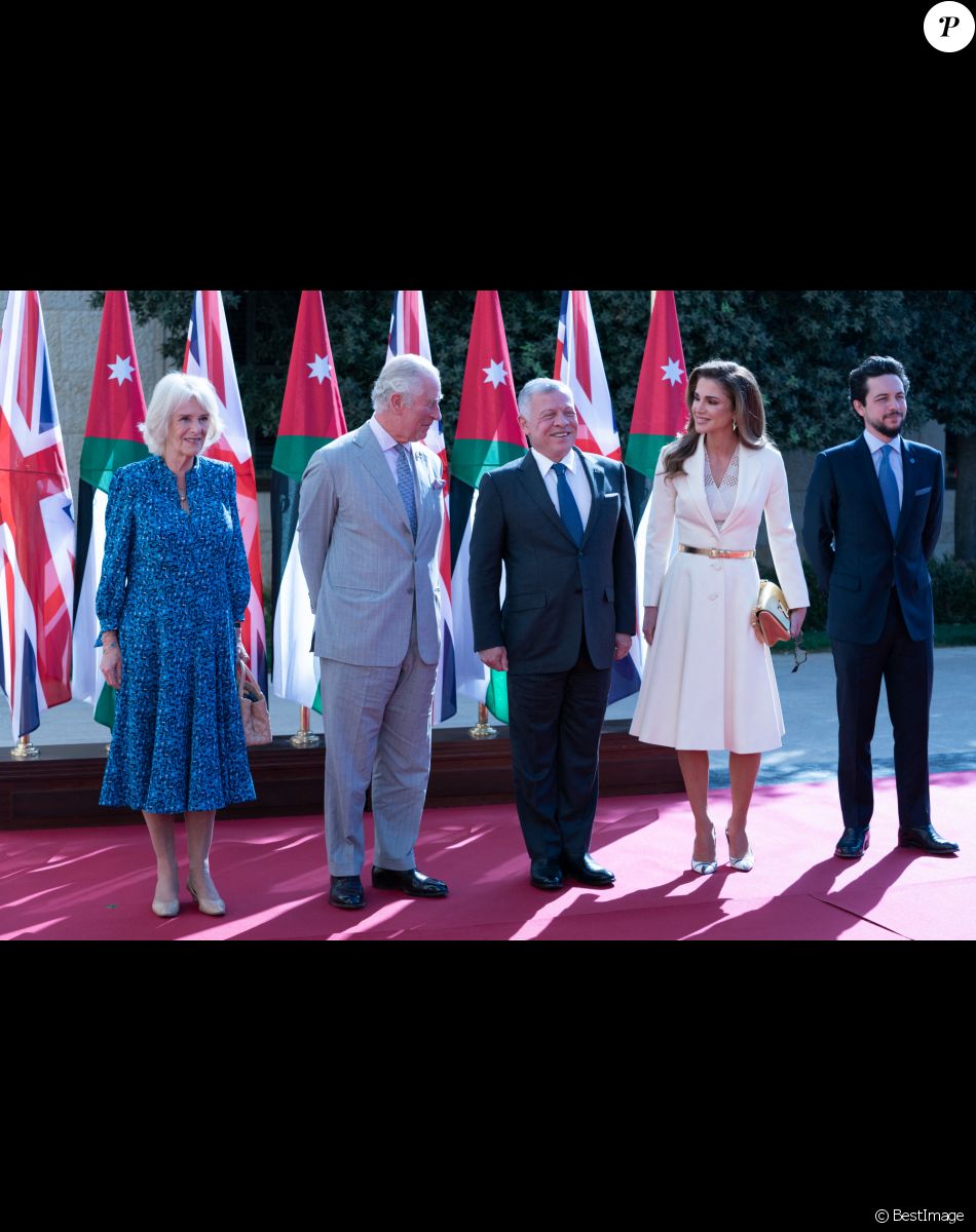 Camilla Parker Bowles, duchesse de Cornouailles, le prince Charles, le roi Abdallah II, la reine Rania et le prince Hussein de Jordanie - Le prince de Galles et sa femme la duchesse de Cornouailles sont reçus au palais Al Husseiniya à Amman par le roi et la reine de Jordanie, à l'occasion de leur visite officielle en Jordanie. Le 16 novembre 2021