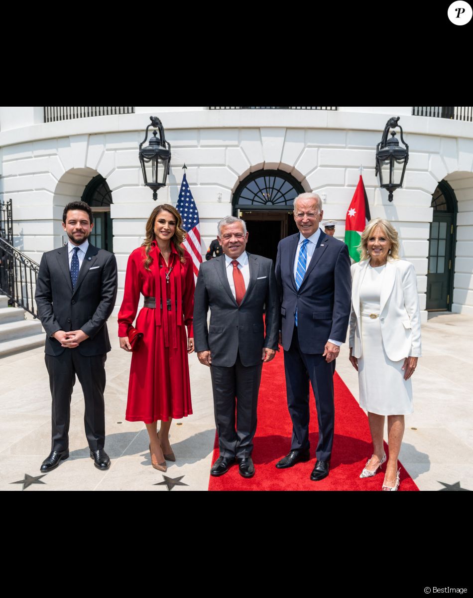 Joe Biden (président des Etats-Unis), et la Première Dame Jill Biden, reçoivent le roi de Jordanie Abdallah II, la reine Rania al-Yassin et le prince Hussein ben Abdallah dans le bureau ovale de la Maison Blanche à Washington DC, le 19 juillet 2021.