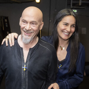 Exclusif - Florent Pagny et sa femme Azucena - Backstage de l'émission spéciale "Unis pour l'Ukraine" à la Maison de la Radio et de la Musique, diffusée en direct sur France 2 et présentée par Nagui et Leïla.Kaddour à Paris. © Cyril Moreau / Jack Tribeca / Bestimage