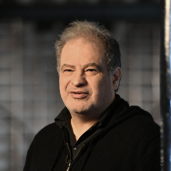 Semi-Exclusif - Raphaël Mezrahi lors de l'enregistrement de l'émission "Animaux stars" présentée par Bernard Montiel sur la chaîne Animaux TV et diffusée le 2 avril 2022 à 17h30. Le 16 février 2022. © Veeren / Bestimage