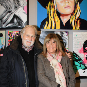 Jean-Jacques Debout et sa femme Chantal Goya - Vernissage de l'exposition de la vente aux enchères au profit de la fondation Brigitte Bardot à la galerie Drouot à Paris. Le 4 novembre 2021.