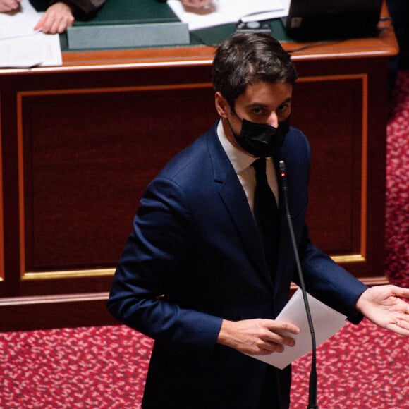 Gabriel Attal (secrétaire d Etat auprès du Premier ministre - porte parole du gouvernement) - Questions d'actualité au Gouvernement. Paris. Le 12 janvier 2022