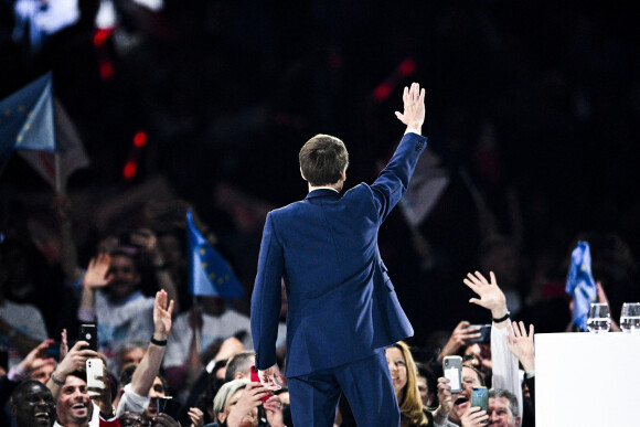 Le président de la République française et candidat du parti centriste La République en marche (LREM) à la réélection, Emmanuel Macron a effectué son premier grand meeting de campagne à La Défense Arena à Nanterre, France, le 2 avril 2022