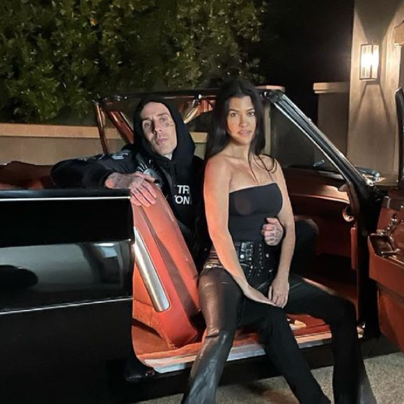 Travis Barker et Kourtney Kardashian. Juin 2021.