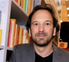 François Busnel - Personnalités en dédicace au salon du livre "Livre Paris 2018" à Paris. Le 17 mars 2018