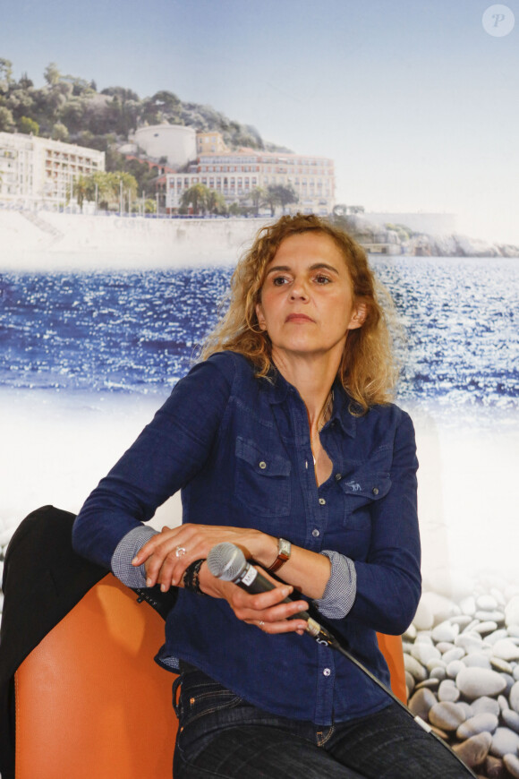 Delphine de Vigan - Delphine de Vigan présente son livre "D'apès une histoire vraie" à la bibliothèque Louis Nucera à Nice le 2 juin 2016.