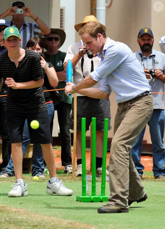 Le prince William en Australie, rend visite aux habitants de Flowerdale, dont certaines habitations ont été dévastées par un incendie l'an dernier. 21/10/2010