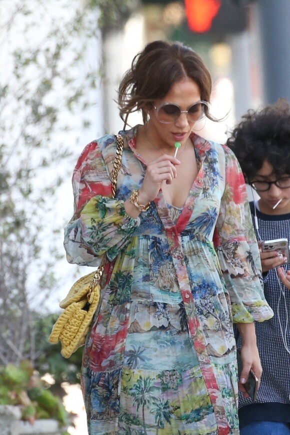 Jennifer Lopez fait du shopping avec sa fille Emme à Culver City