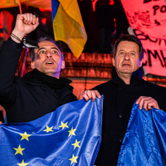 Olivier Faure, Raphael Glucksmann, Yannick Jadot, Christiane Taubira - Rassemblement place de la République à Paris, en soutien au peuple ukrainien, suite à l'invasion de l'Ukraine par la Russie. Le 24 février 2022 @Baptiste Autissier / Panoramic / Bestimage 