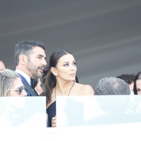 Exclusif - Eva Longoria et son mari José Antonio Baston - Les invités lors de la cérémonie de mariage de Brooklyn Beckham et Nicola Peltz à Palm Beach en Floride le 9 avril 2022. 
