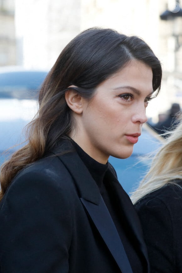 Iris Mittenaere - Sorties des obsèques de Jean-Pierre Pernaut en la Basilique Sainte-Clotilde à Paris le 9 mars 2022. © Christophe Clovis / Bestimage