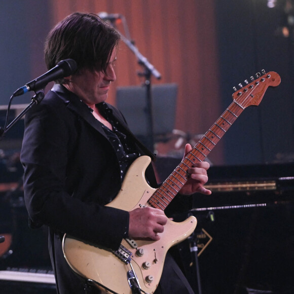 Jacques Dutronc et Thomas Dutronc - Showcase de la tournée "Dutronc & Dutronc" au Centre Evénementiel de Courbevoie, le 11 avril 2022. © Coadic Guirec/Bestimage