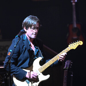 Jacques Dutronc et Thomas Dutronc - Showcase de la tournée "Dutronc & Dutronc" au Centre Evénementiel de Courbevoie, le 11 avril 2022. © Coadic Guirec/Bestimage