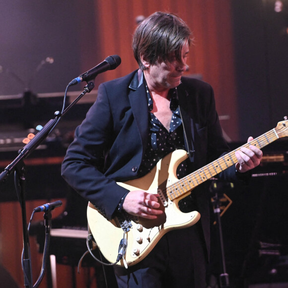 Jacques Dutronc et Thomas Dutronc - Showcase de la tournée "Dutronc & Dutronc" au Centre Evénementiel de Courbevoie, le 11 avril 2022. © Coadic Guirec/Bestimage