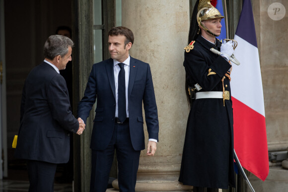 Nicolas Sarkozy et Emmanuel Macron - Le président de la République française E.Macron reçoit ses prédécesseurs pour évoquer la guerre en Ukraine au palais de l'Elysée