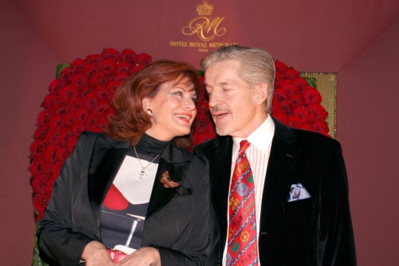 Elizabeth Teissier et son mari Gerhard Hynek à l'hôtel Royal Monceau à Paris. Le 14 février 2005. @ Benoit Pinguet/ABACA.