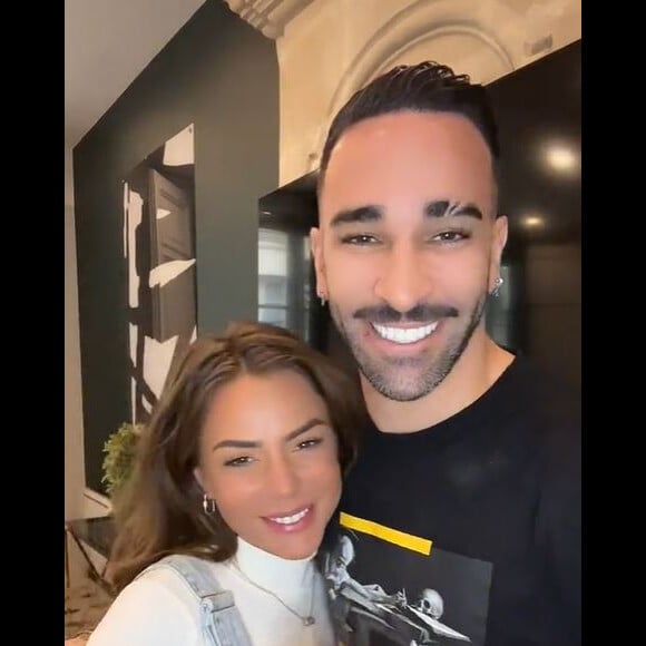 Adil Rami en couple avec Léna, vue dans "Les Marseillais" ou "Les Princes de l'amour"