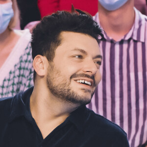 Exclusif - Kev Adams sur le plateau de l'émission TPMP (Touche pas à mon poste) diffusée en direct sur la chaine C8 le 15 février 2022. © Jack Tribeca / Bestimage  Exclusive - No web en Suisse / Belgique 