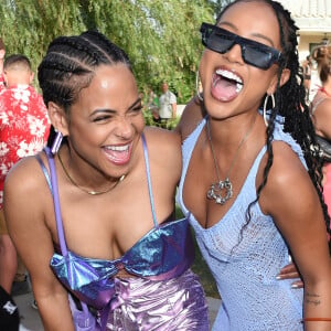 Christina Milian et Karrueche Tran au photocall du festival "Revolve 2022" à La Quinta