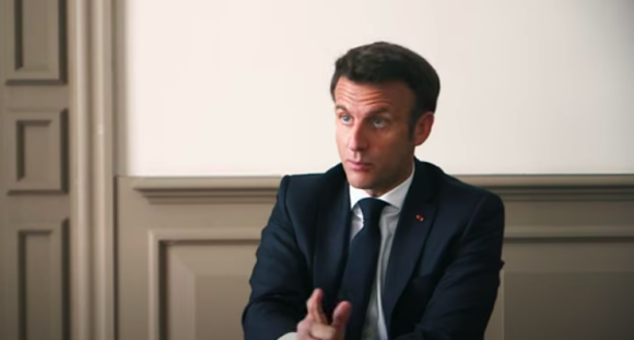 Capture d'écran de l'interview exclusive d'Emmanuel Macron par Magali Berdah