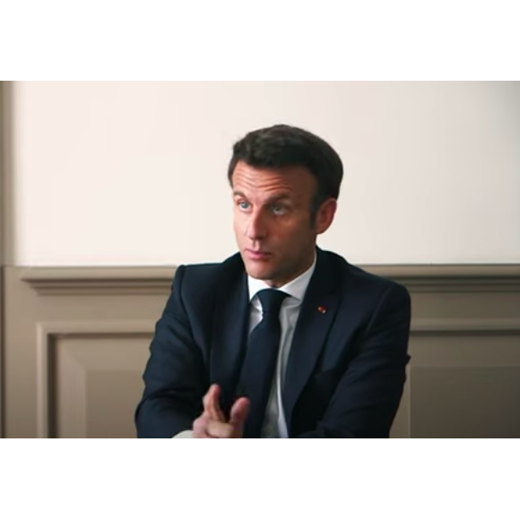 Capture d'écran de l'interview exclusive d'Emmanuel Macron par Magali Berdah