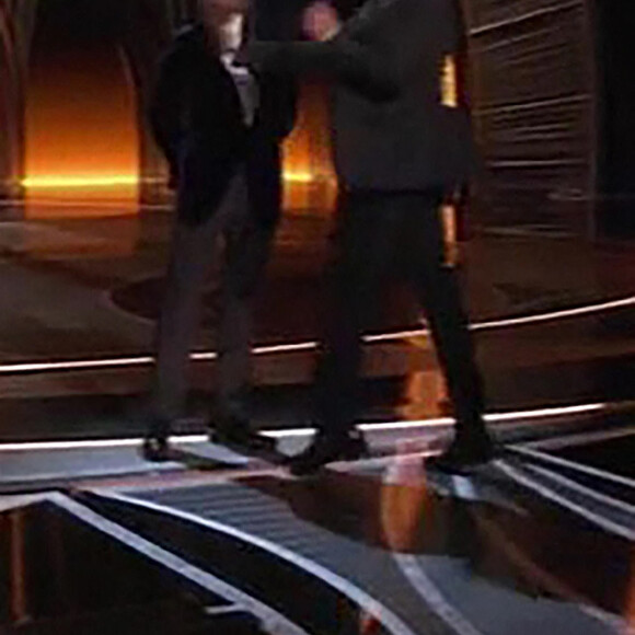 Moment de sidération aux Oscars 2022: Will Smith frappe Chris Rock sur scène le 27 mars 2022.