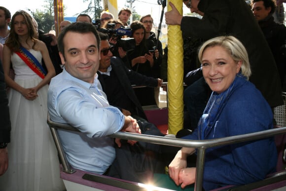 Marine Le Pen et Florian Philippot en visite à la Foire du Trône, porte Dorée, à Paris, France, le 7 avril 2017. © JLPPABestimage 