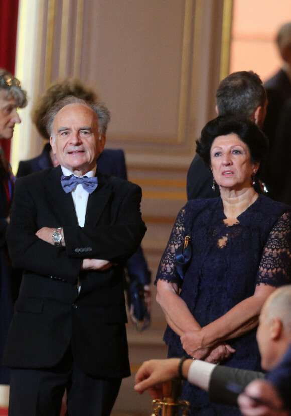 Jean-Michel Macron et Françoise Noguès - Le président Emmanuel Macron a reçu le collier de Grand maître de la Légion d'honneur dans la Salle des fêtes du palais de l'Elysée à Paris, France, le 14 mai 2017