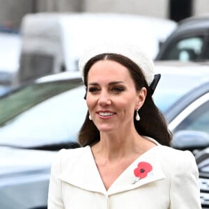 Catherine (Kate) Middleton, duchesse de Cambridge, assiste à un service à l'abbaye de Westminster commémorant l'Anzac Day à Londres, le 25 avril 2022.