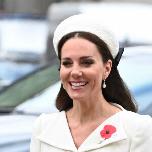 Catherine (Kate) Middleton, duchesse de Cambridge, assiste à un service à l'abbaye de Westminster commémorant l'Anzac Day à Londres, le 25 avril 2022.