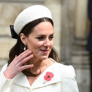 Catherine (Kate) Middleton, duchesse de Cambridge, assiste à un service à l'abbaye de Westminster commémorant l'Anzac Day à Londres, le 25 avril 2022.