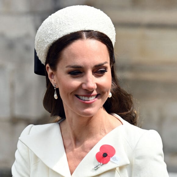 Catherine (Kate) Middleton, duchesse de Cambridge, assiste à un service à l'abbaye de Westminster commémorant l'Anzac Day à Londres, le 25 avril 2022.