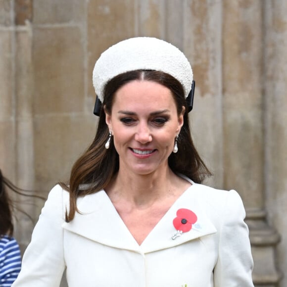 Catherine (Kate) Middleton, duchesse de Cambridge, assiste à un service à l'abbaye de Westminster commémorant l'Anzac Day à Londres, le 25 avril 2022.