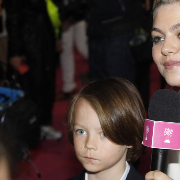 Louane Emera - 5ème saison du festival International des Séries "Canneseries" à Cannes, France, le 3 avril 2022. © Denis Guignebourg/Bestimage 