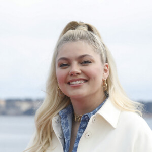 Louane Emera - Photocall de la série "Visions" lors de la 5ème saison du festival International des Séries "Canneseries" à Cannes, France, le 3 avril 2022. © Denis Guignebourg/Bestimage 