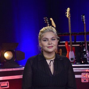 Exclusif - Louane Emera - Backstage - Enregistrement de l'émission "300 Choeurs chantent les plus belles comédies musicales" à Paris, qui est diffusée le 30 septembre sur France 3 © Giancarlo Gorassini / Bestimage 