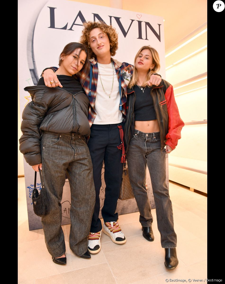 Exclusif - Clémentine de Selve, Joalukas Noah (fils de Y.Noah et I.Camus), Sasha Nikolic - People lors de la présentation de la collection capsule de la maison Lanvin "Poetry in Motion", une nouvelle ligne jeune "surfer" , à la boutique Lanvin à Paris. Le 8 décembre 2021 © Veeren / Bestimage
