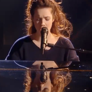 Louise de l'équipe de Vianney lors des cross-battles de "The Voice" - Émission du 30 avril 2022, TF1