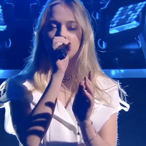 Émilie de l'équipe de Vianney lors des cross-battles de "The Voice" - Émission du 30 avril 2022, TF1