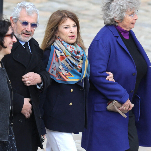 Michel Boujenah, Nicole Calfan et Jacqueline Franjou - Cérémonie d'hommage national à l'Hôtel national des Invalides en hommage à Michel Bouquet décédé le 13 avril 2022. Paris le 27 avril 2022. Michel Bouquet a été inhumé dans la plus stricte intimité le 15/04/2022 à Étais-la Sauvin dans l'Yonne. © Domnique Jacovides / Bestimage