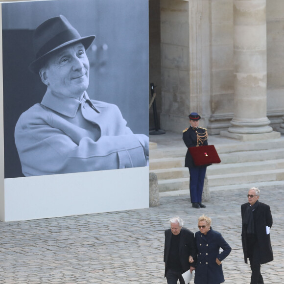 Fabrice Luchini, Muriel Robin et Pierre Arditi (qui ont pris la parole à l'occasion de son hommage) - Cérémonie d'hommage national à l'Hôtel national des Invalides en hommage à Michel Bouquet décédé le 13 avril 2022. Paris le 27 avril 2022. Michel Bouquet a été inhumé dans la plus stricte intimité le 15/04/2022 à Étais-la Sauvin dans l'Yonne. © Domnique Jacovides / Bestimage