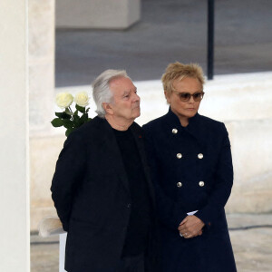 Muriel Robin et Pierre Arditi (qui ont pris la parole à l'occasion de son hommage) - Cérémonie d'hommage national à l'Hôtel national des Invalides en hommage à Michel Bouquet décédé le 13 avril 2022. Paris le 27 avril 2022. Michel Bouquet a été inhumé dans la plus stricte intimité le 15/04/2022 à Étais-la Sauvin dans l'Yonne. © Domnique Jacovides / Bestimage