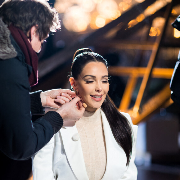 Exclusif - Nabilla Benattia - Backstage - Enregistrement de l'émission "La Chanson secrète 10" au 1er étage de la Tour Eiffel à Paris, diffusée le 22 janvier sur TF1 à 21h05 © Tiziano Da Silva / Bestimage