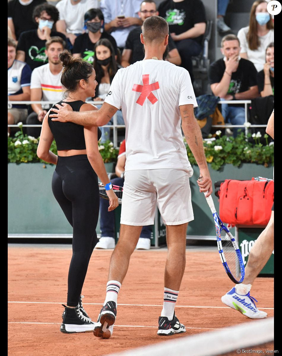 Exclusif - Benoît Paire et sa compagne Julie Bertin - Benoît Paire, Gaël Monfils, Domingo (Pierre Alexis Bizot) et Zerator (Adrien Nougaret) deux streamers se rencontrent lors d'un match de tennis à Roland Garros, Paris le 18 septembre 2021. © Veeren/Bestimage