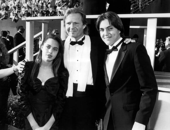 Angelina Jolie, son frère James et leur père Jon Voight.