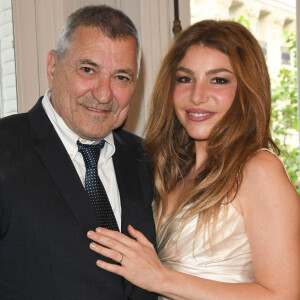 Exclusif - Jean-Marie Bigard et sa femme Lola Marois - Jean-Marie Bigard et Lola Marois lors de la cérémonie oecuménique à l'occasion du renouvellement de leurs voeux pour leur 10 ans de mariage. © Coadic Guirec / Bestimage 